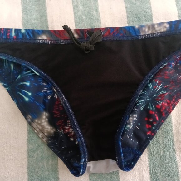 2" SIDES ARENA SWIM BRIEF, SIZE 30", FIREWORKS PATTERN - Picture 5 of 7